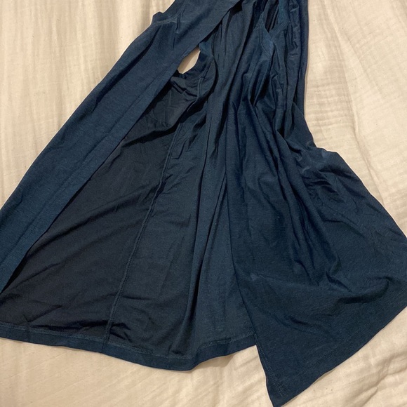 Virus tie back tank top - Picture 2 of 3